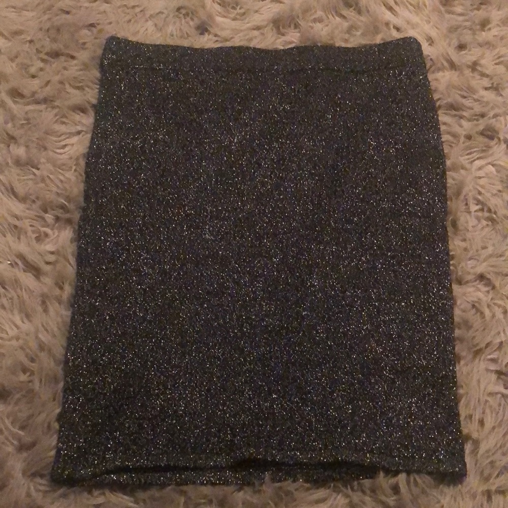 Black and silver fitted skirt